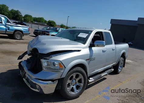 2017 Ram 1500 Laramie 4X4 6'4 Box z USA, uszkodzony, nr VIN 1C6RR7JM6HS792816